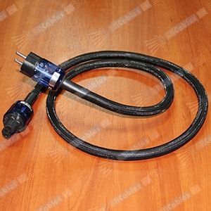 Кабель силовой Schuko - IEC C13 Oyaide EE / F-S 2.6 SE (Oya-037e/037) 1.5m