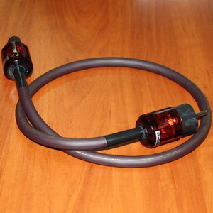 Кабель силовой Schuko - IEC C13 Nanotec Systems Golden Strada 305 SE (Oya-046e/046) 1.0m