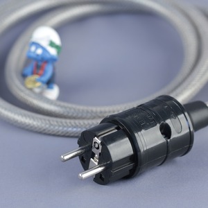 Кабель силовой Schuko - IEC C13 Isol-8 IsoLink 3 0.75m
