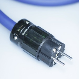 Кабель силовой Schuko - IEC C13 Furutech FP-3TS20 SE (Fur-E38R/28R) 1.0m