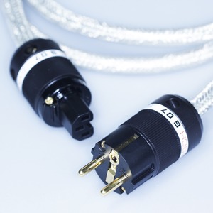 Кабель силовой Schuko - IEC C13 Synergistic Research Core AC Cord 15A/250V 1.8m
