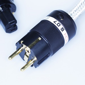 Кабель силовой Schuko - IEC C13 Synergistic Research Core AC Cord 15A/250V 1.8m