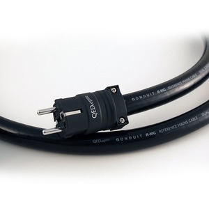 Кабель силовой Schuko - IEC C13 QED Reference Qonduit 2.0m
