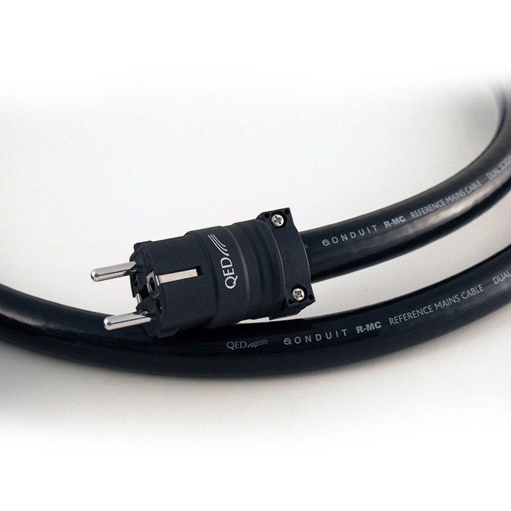 Кабель силовой Schuko - IEC C13 QED Reference Qonduit 3.0m