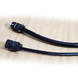 Кабель силовой Schuko - IEC C13 QED Performance Qonduit 3.0m