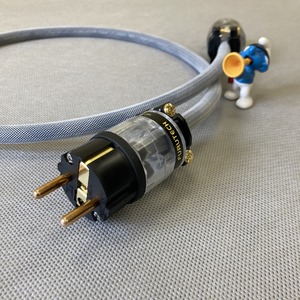 Силовой кабель Furutech FP-1 (Fur-E11Cu/11Cu) White 1.5m