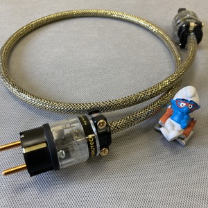 Силовой кабель Furutech FP-1 (Fur-E11Cu/11Cu) Gold 0.75m