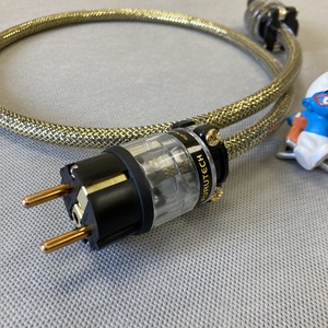 Силовой кабель Furutech FP-1 (Fur-E11Cu/11Cu) Gold 1.0m