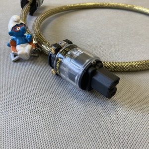 Силовой кабель Furutech FP-1 (Fur-E11Cu/11Cu) Gold 2.0m