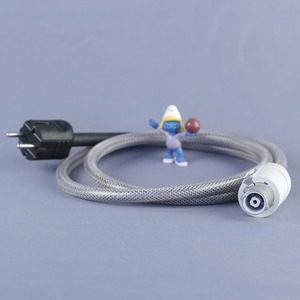 Кабель силовой Schuko - powerCON Isol-8 IsoLink Neutrik 32A 1.5m