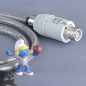 Кабель силовой Schuko - powerCON Isol-8 IsoLink Neutrik 32A 1.5m