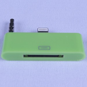 Переходник Lightning - 30-pin Ultimate Audio Lightning to 30-pin + MiniJack Adapter Green