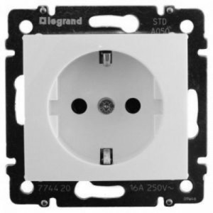 Розетка силовая Legrand 774421 Valena