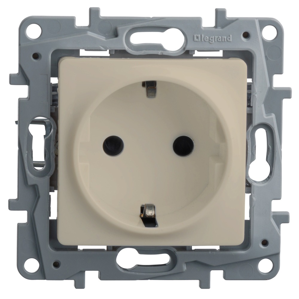 Розетка силовая Legrand 672325 Etika