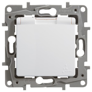 Розетка силовая Legrand 672232 Etika