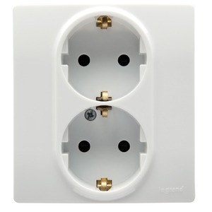 Розетка силовая Legrand 672223 Etika