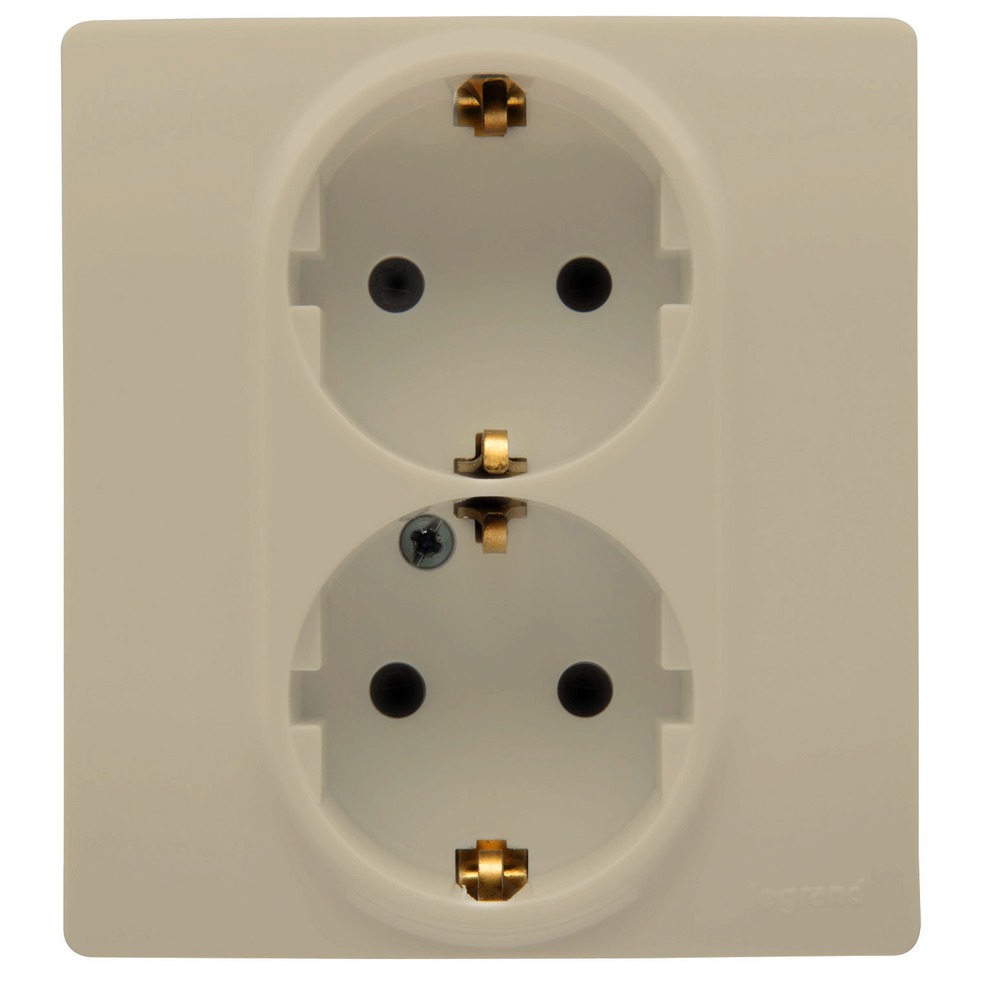 Розетка силовая Legrand 672323 Etika