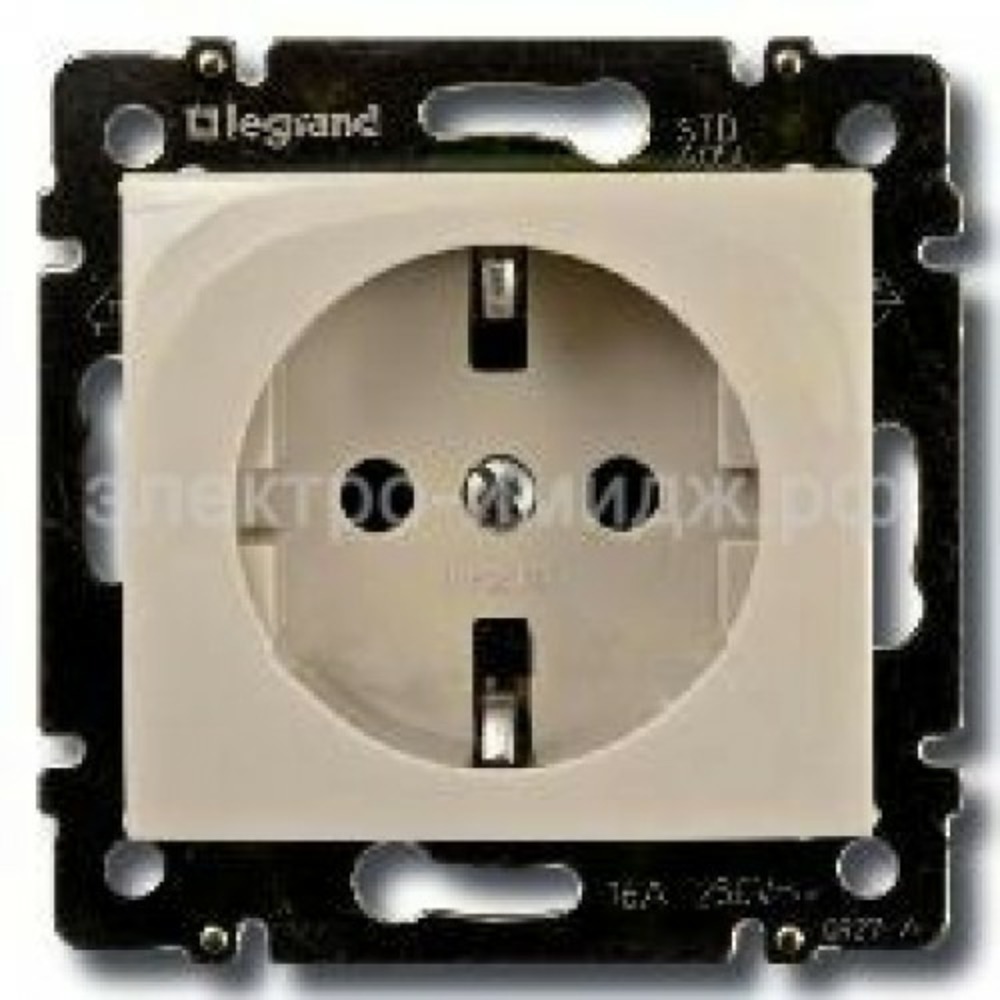 Розетка силовая Legrand 774321 Valena
