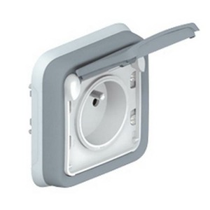 Розетка силовая Legrand 069833 Plexo