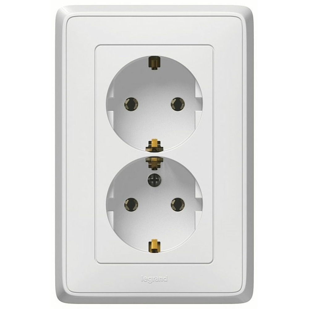 Розетка силовая Legrand 773627 Cariva