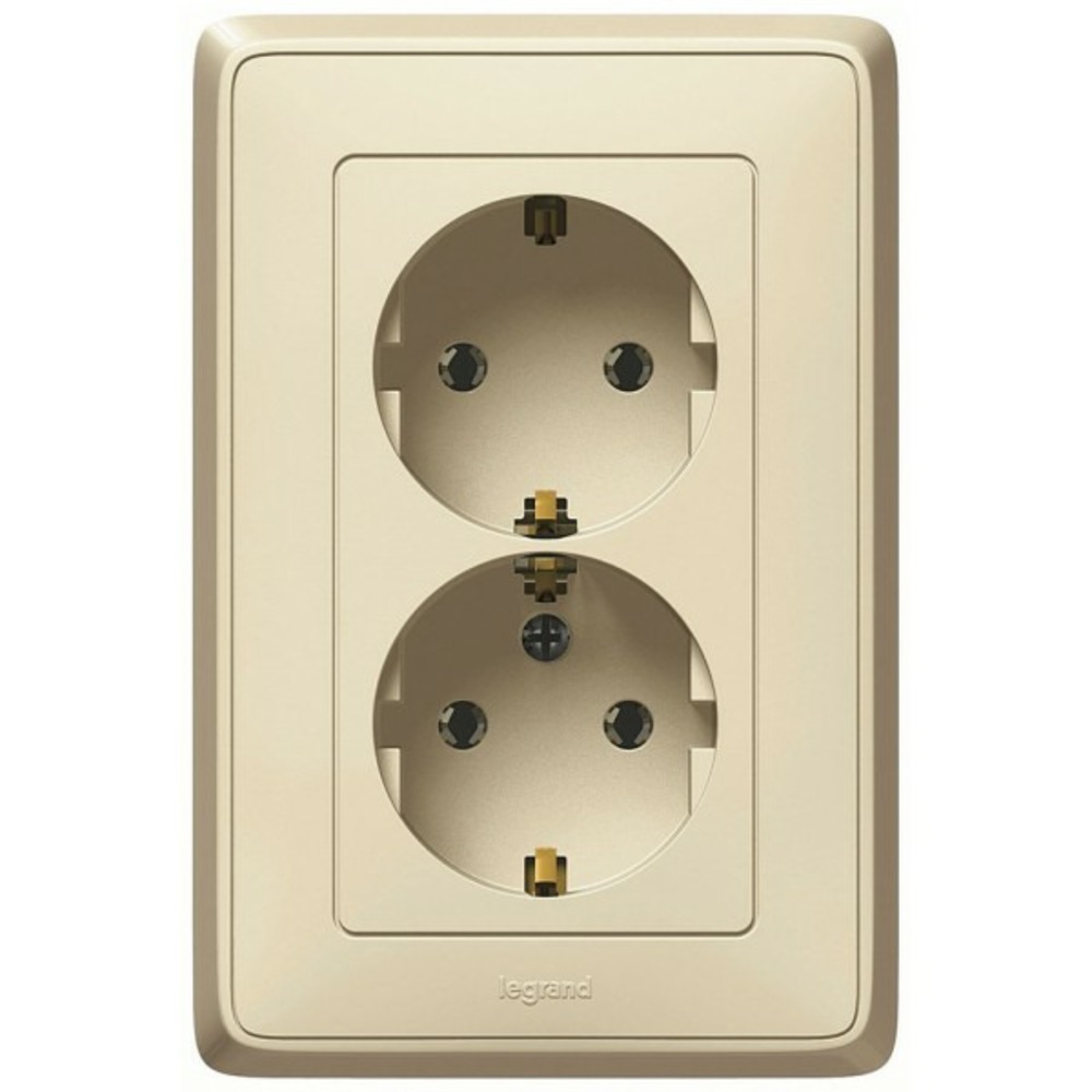 Розетка силовая Legrand 773727 Cariva