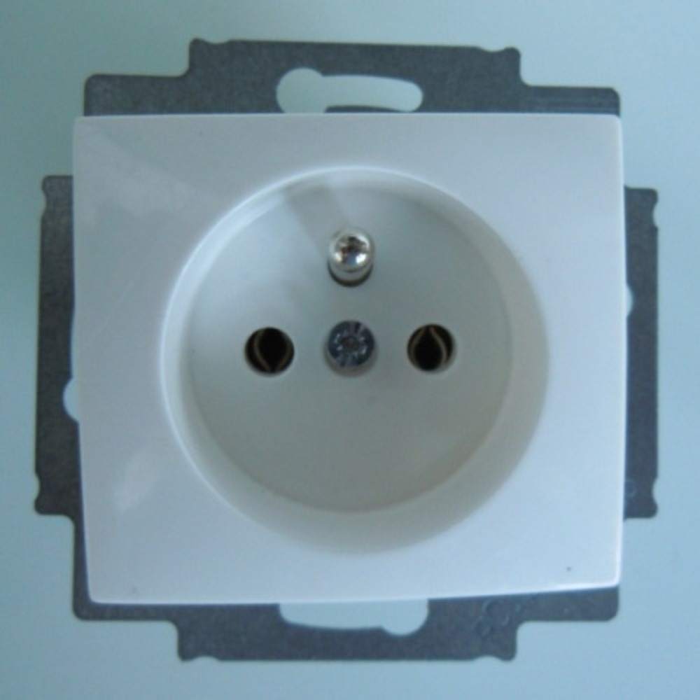 Розетка силовая Legrand 774397 Valena