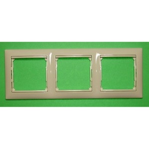Рамка 3 поста Legrand 774353 Valena