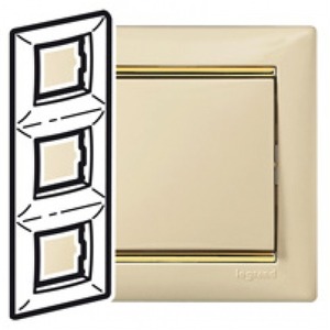 Рамка 3 поста Legrand 774157 Valena