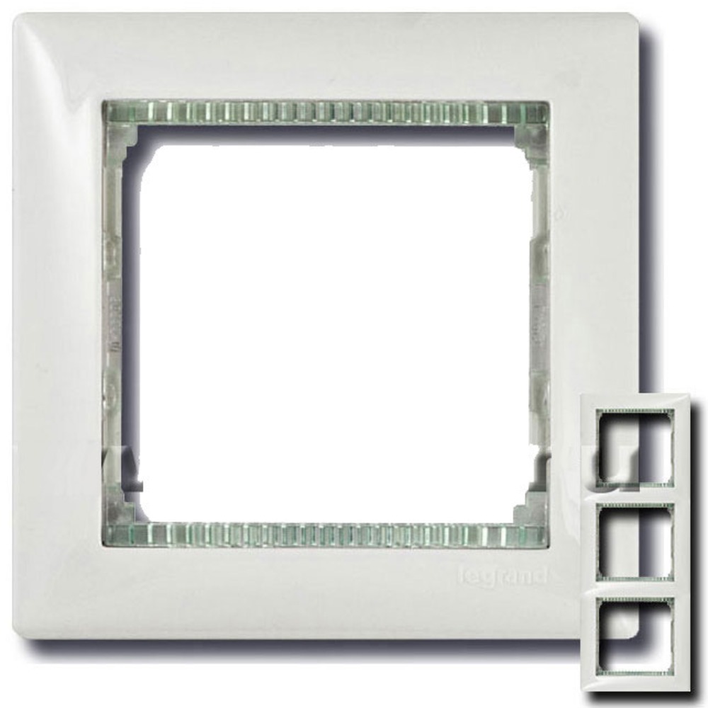 Рамка 3 поста Legrand 774467 Valena