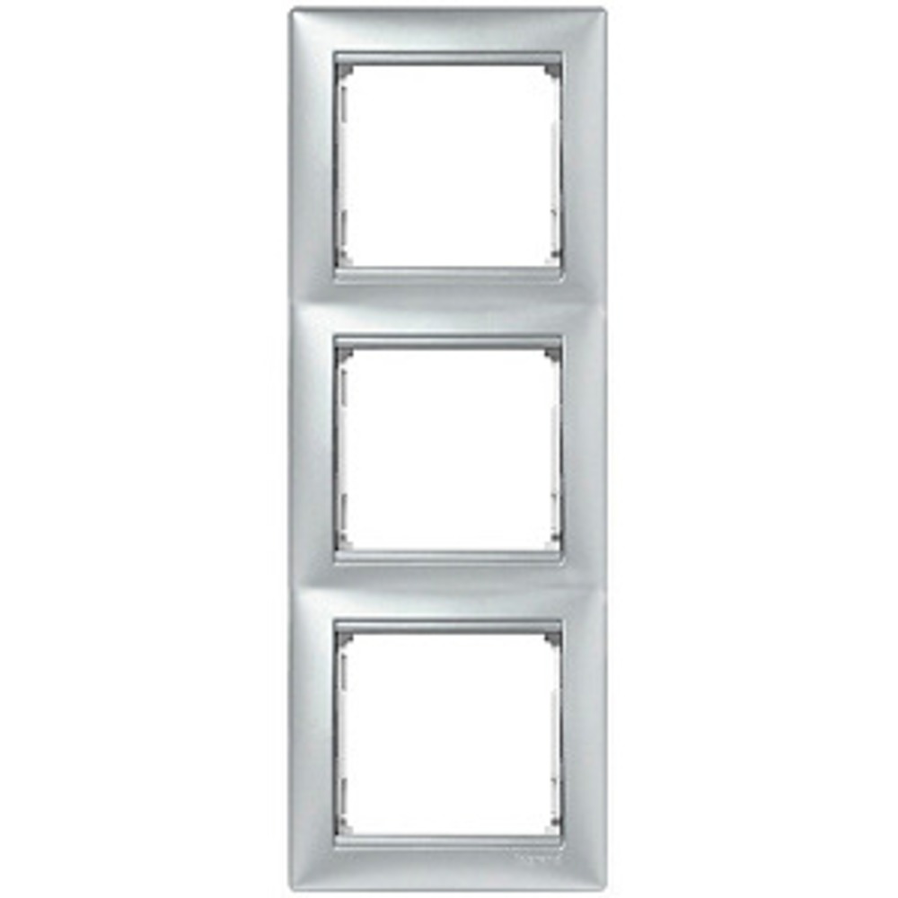 Рамка 3 поста Legrand 770157 Valena