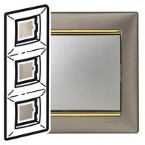 Рамка 3 поста Legrand 770367 Valena