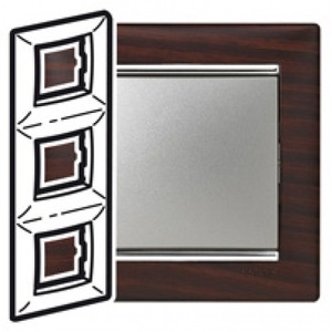 Рамка 3 поста Legrand 770377 Valena