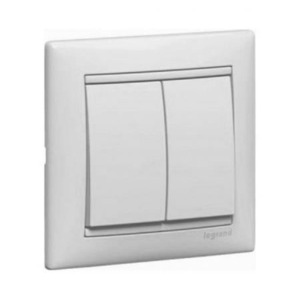 Выключатель двухклавишный Legrand 774405 Valena