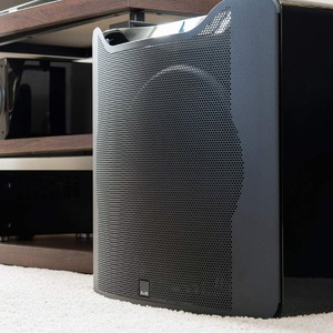 Сабвуфер закрытого типа SVS SB16-Ultra Piano Gloss Black