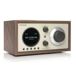Радиоприемник с часами Tivoli Audio Model One+ Classic Walnut