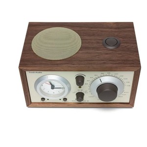 Радиоприемник с часами Tivoli Audio Model Three BT Classic Walnut