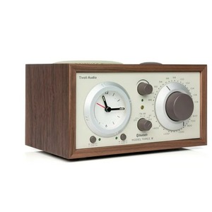 Радиоприемник с часами Tivoli Audio Model Three BT Classic Walnut