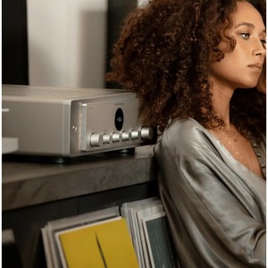 Интегральный усилитель Marantz Model 40n Silver-Gold