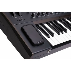 Аналоговый синтезатор Arturia PolyBrute Noir