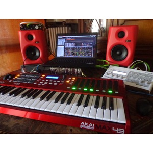 Миди клавиатура Akai Pro MAX49