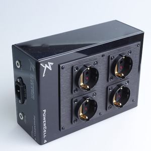 Распределитель питания Synergistic Research PowerCell 4 Shuko