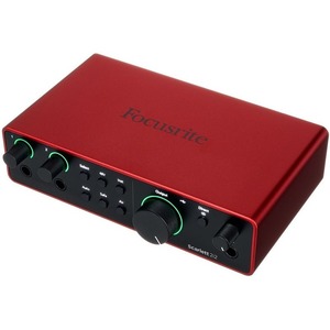 Внешняя звуковая карта с USB FOCUSRITE Scarlett 2i2 Studio 4th Gen