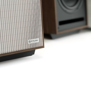 Напольная акустика Pylon Audio Jade 20th Natural Veneer American Walnut, Oil Wax Pure
