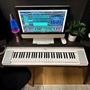 Пианино цифровое Yamaha NP-15WH Piaggero