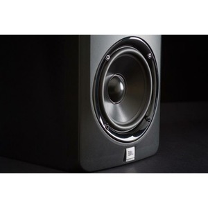 Студийный монитор активный JBL LSR305