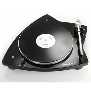 Проигрыватель винила Thorens TD 209 High Gloss Black