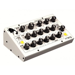 Аналоговый синтезатор Moog Minitaur Wht