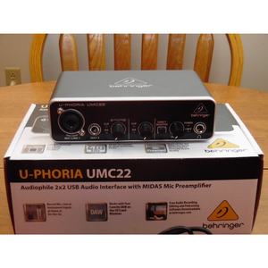 Внешняя звуковая карта с USB Behringer UMC22