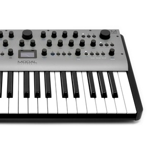 Аналоговый синтезатор Modal Carbon8