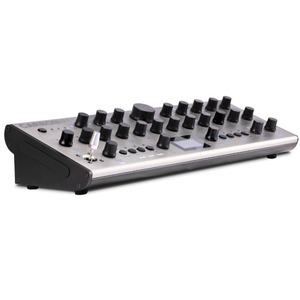 Аналоговый синтезатор Modal Carbon8M